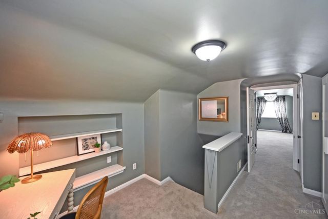 8040 Sagamore Drive, Amberley, OH 45236