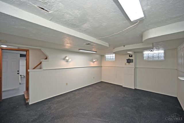 8040 Sagamore Drive, Amberley, OH 45236