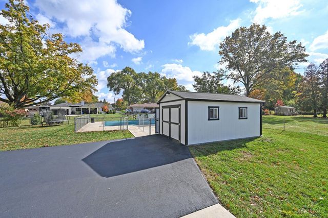 8040 Sagamore Drive, Amberley, OH 45236