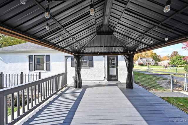 8040 Sagamore Drive, Amberley, OH 45236