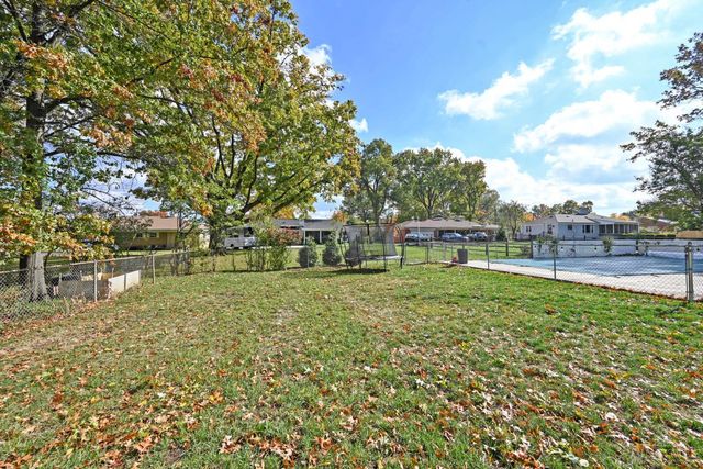 8040 Sagamore Drive, Amberley, OH 45236