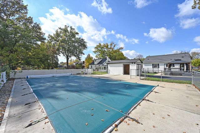 8040 Sagamore Drive, Amberley, OH 45236