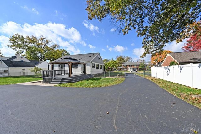 8040 Sagamore Drive, Amberley, OH 45236