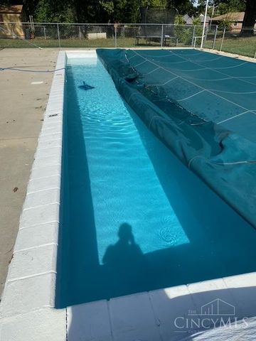 8040 Sagamore Drive, Amberley, OH 45236