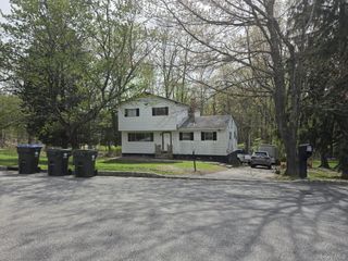 3 Galveston Drive, Monroe, NY 10950
