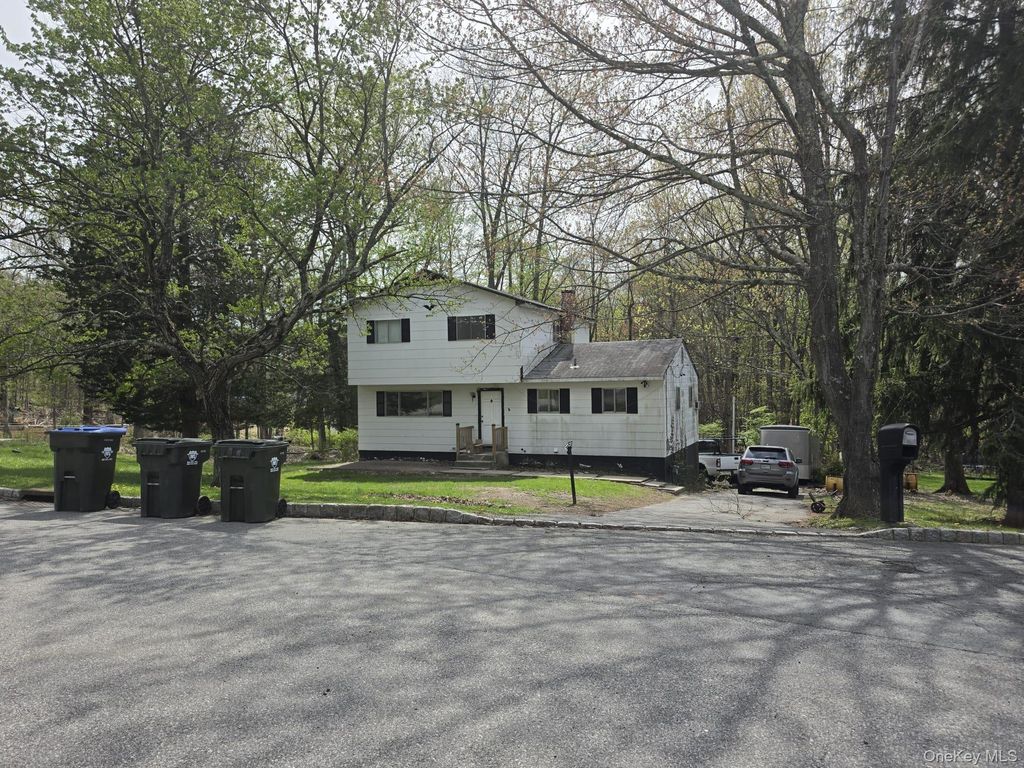3 Galveston Drive, Monroe, NY 10950