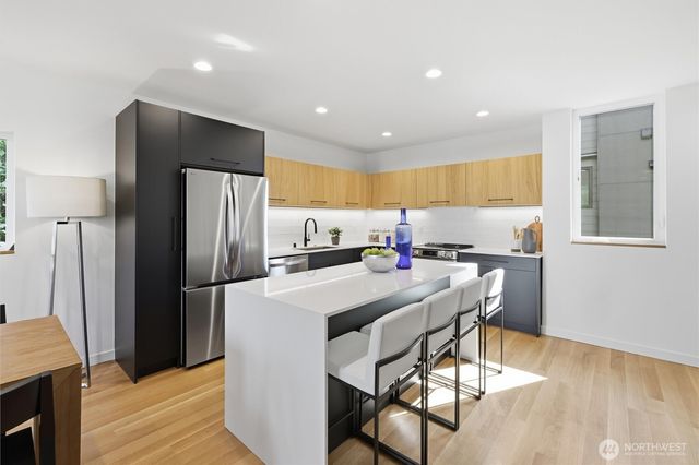 3648 B Greenwood Avenue N, Seattle, WA 98103
