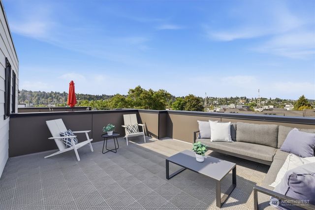 3648 B Greenwood Avenue N, Seattle, WA 98103