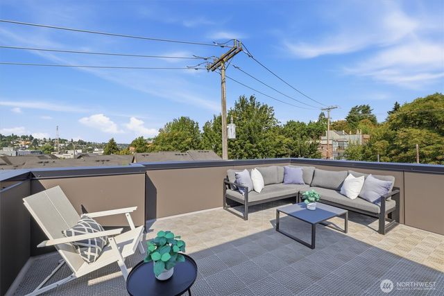 3648 B Greenwood Avenue N, Seattle, WA 98103