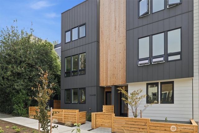 3648 B Greenwood Avenue N, Seattle, WA 98103