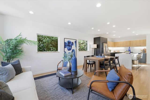3648 B Greenwood Avenue N, Seattle, WA 98103