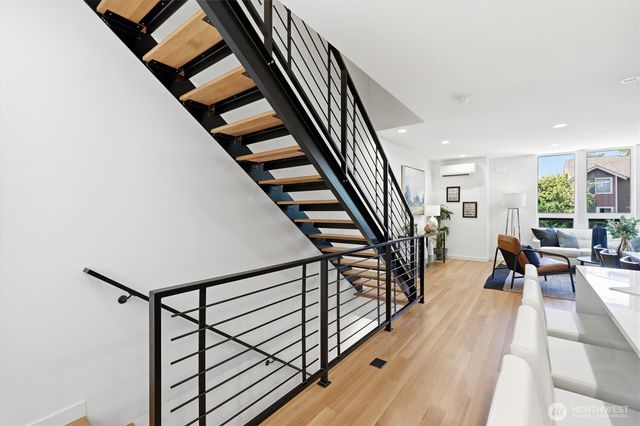 3648 B Greenwood Avenue N, Seattle, WA 98103