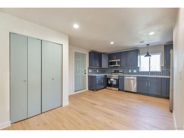 815 Zion St, Aurora, CO 80011