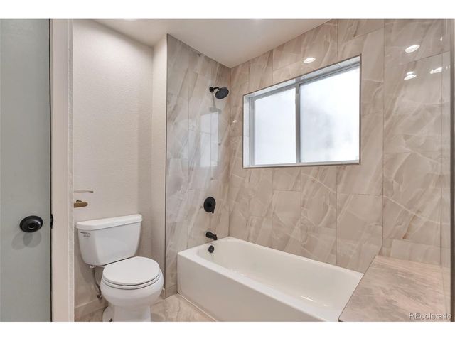 815 Zion St, Aurora, CO 80011