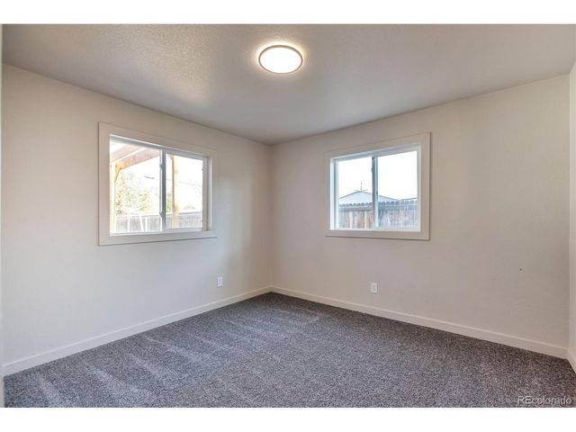815 Zion St, Aurora, CO 80011