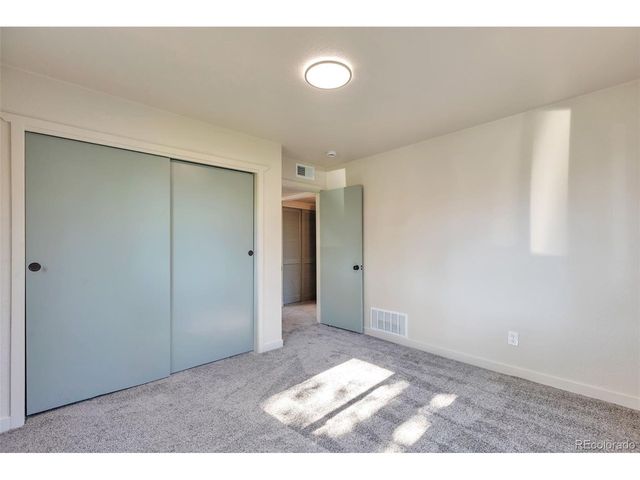 815 Zion St, Aurora, CO 80011