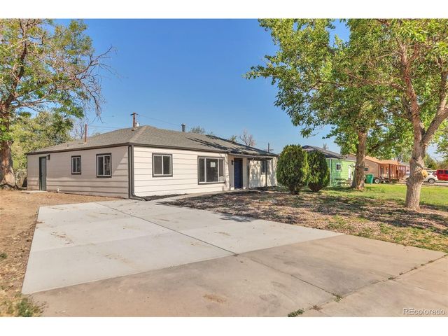 815 Zion St, Aurora, CO 80011