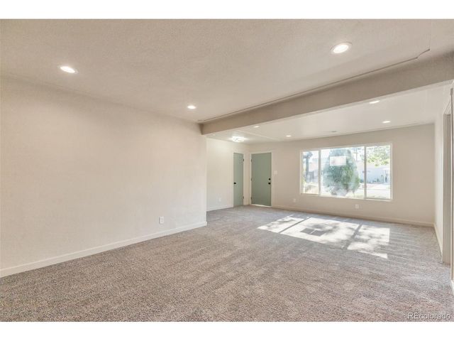 815 Zion St, Aurora, CO 80011