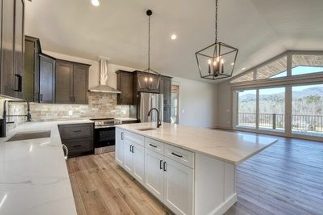 256 Windy Reed Drive, Hiawassee, GA 30546