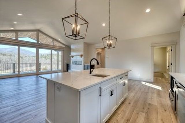 256 Windy Reed Drive, Hiawassee, GA 30546