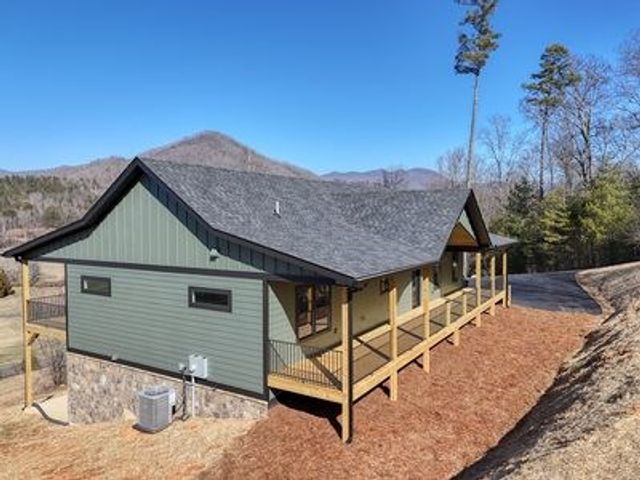 256 Windy Reed Drive, Hiawassee, GA 30546