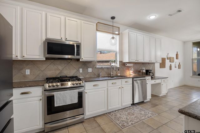 310 Rosebrook Cir, Whitehouse, TX 75791