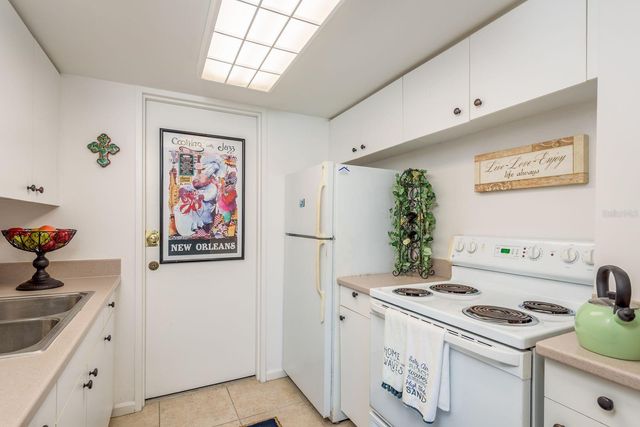 880 MANDALAY AVENUE C509, Clearwater Beach, FL 33767