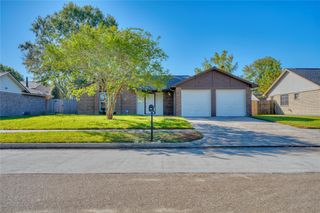 2701 Knoxville Drive, League City, TX 77573