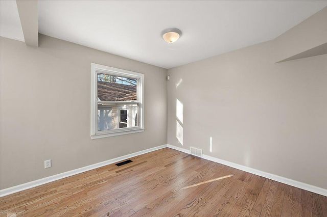 20945 Hampton Road, Harper Woods, MI 48225