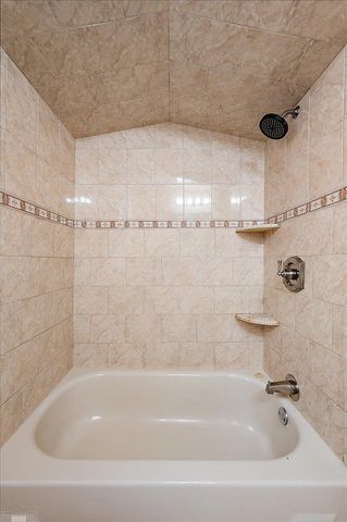 20945 Hampton Road, Harper Woods, MI 48225