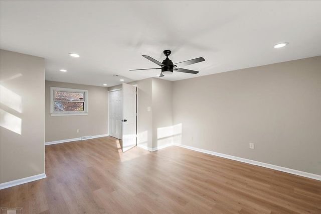 20945 Hampton Road, Harper Woods, MI 48225