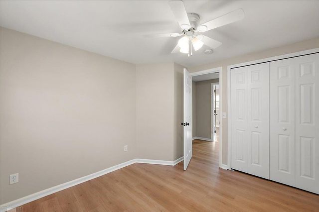 20945 Hampton Road, Harper Woods, MI 48225