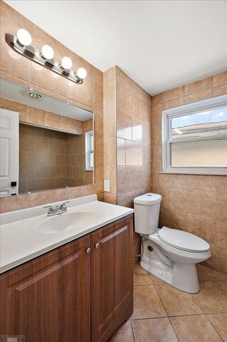 20945 Hampton Road, Harper Woods, MI 48225