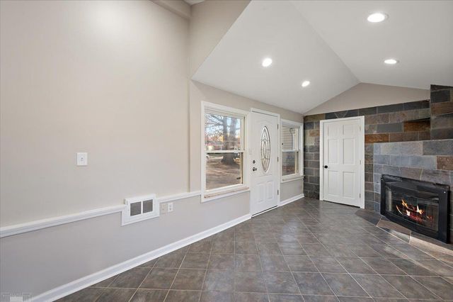 20945 Hampton Road, Harper Woods, MI 48225