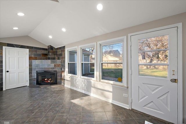 20945 Hampton Road, Harper Woods, MI 48225