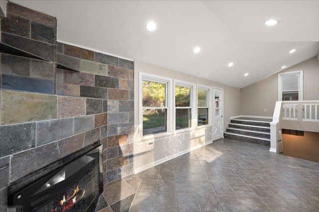 20945 Hampton Road, Harper Woods, MI 48225