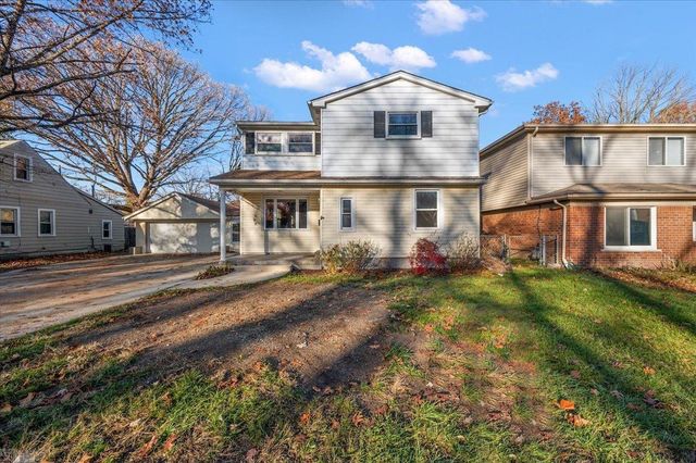 20945 Hampton Road, Harper Woods, MI 48225