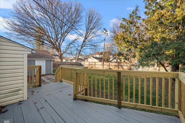 20945 Hampton Road, Harper Woods, MI 48225