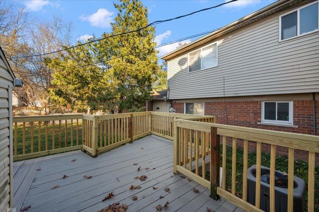 20945 Hampton Road, Harper Woods, MI 48225