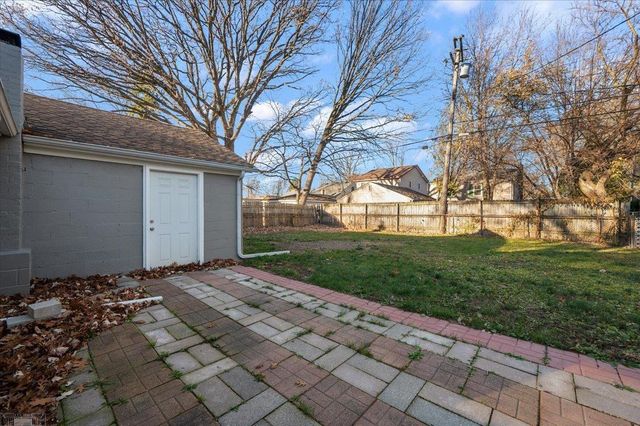 20945 Hampton Road, Harper Woods, MI 48225