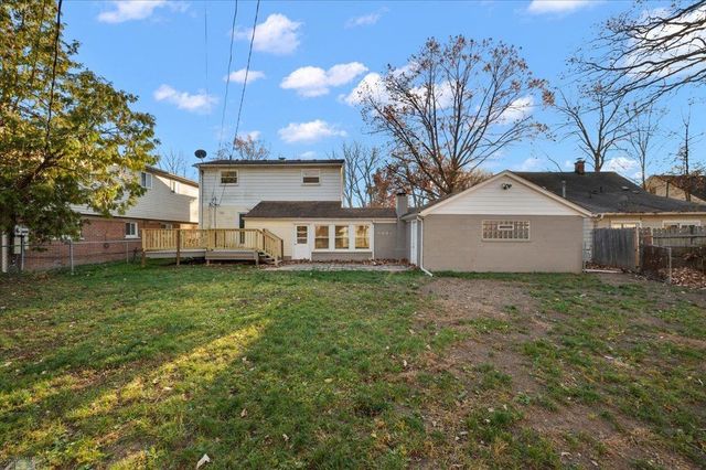 20945 Hampton Road, Harper Woods, MI 48225