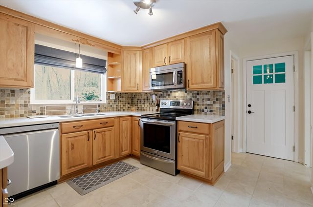 8615 Manderley Drive, Indianapolis, IN 46240