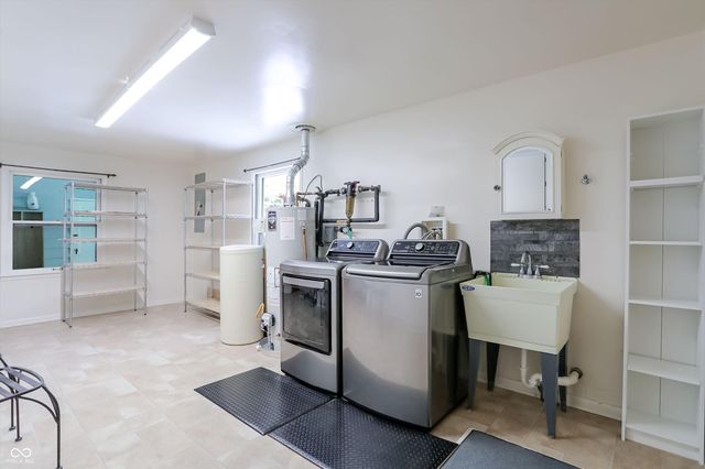 8615 Manderley Drive, Indianapolis, IN 46240