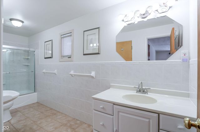 8615 Manderley Drive, Indianapolis, IN 46240