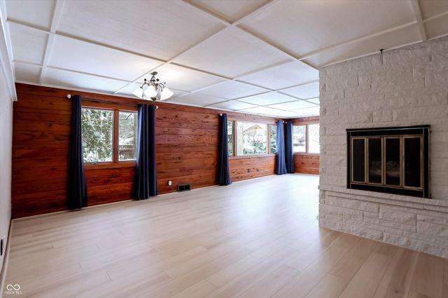 8615 Manderley Drive, Indianapolis, IN 46240