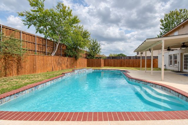 2813 Custer Drive, Corinth, TX 76210