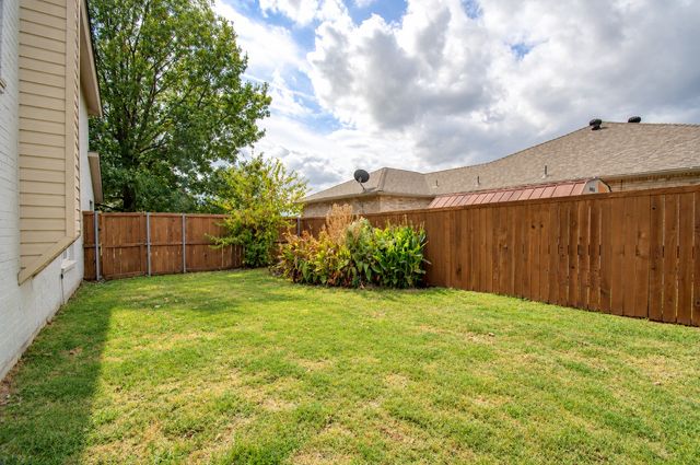 2813 Custer Drive, Corinth, TX 76210