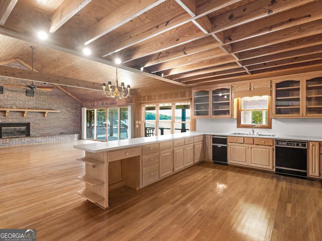 210 Roberts Point Road, Jackson, GA 30233