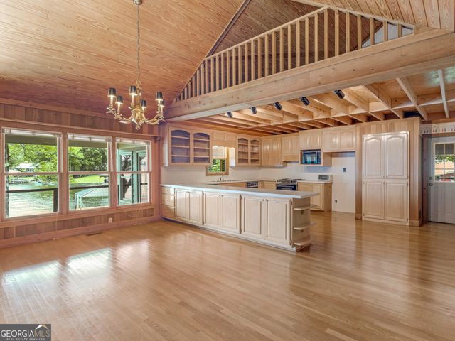 210 Roberts Point Road, Jackson, GA 30233
