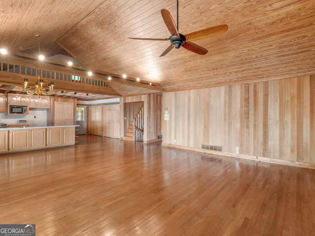 210 Roberts Point Road, Jackson, GA 30233